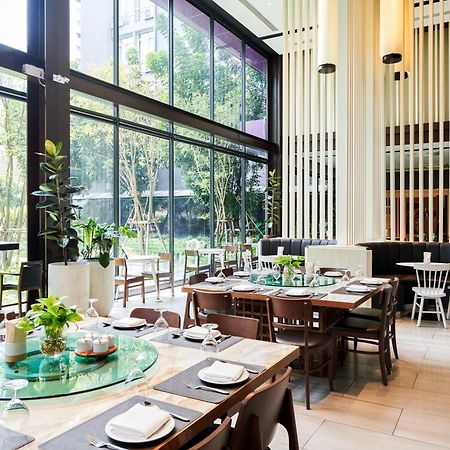 Tk Palace Hotel & Convention Банкок Екстериор снимка