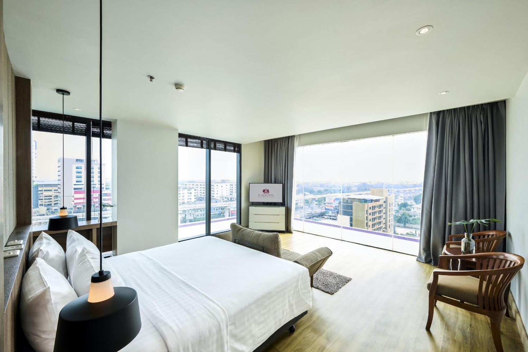Tk Palace Hotel & Convention Банкок Екстериор снимка