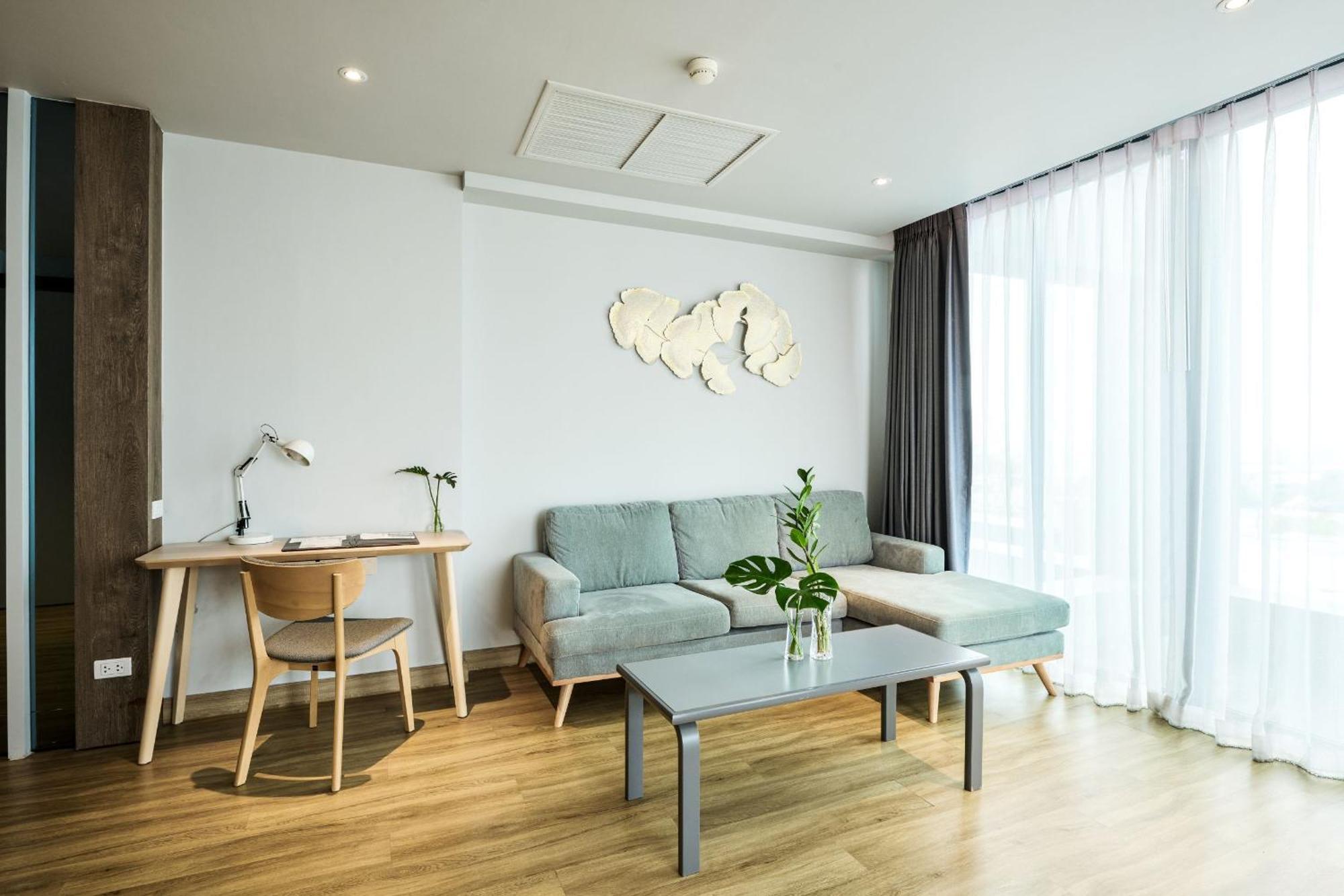 Tk Palace Hotel & Convention Банкок Екстериор снимка