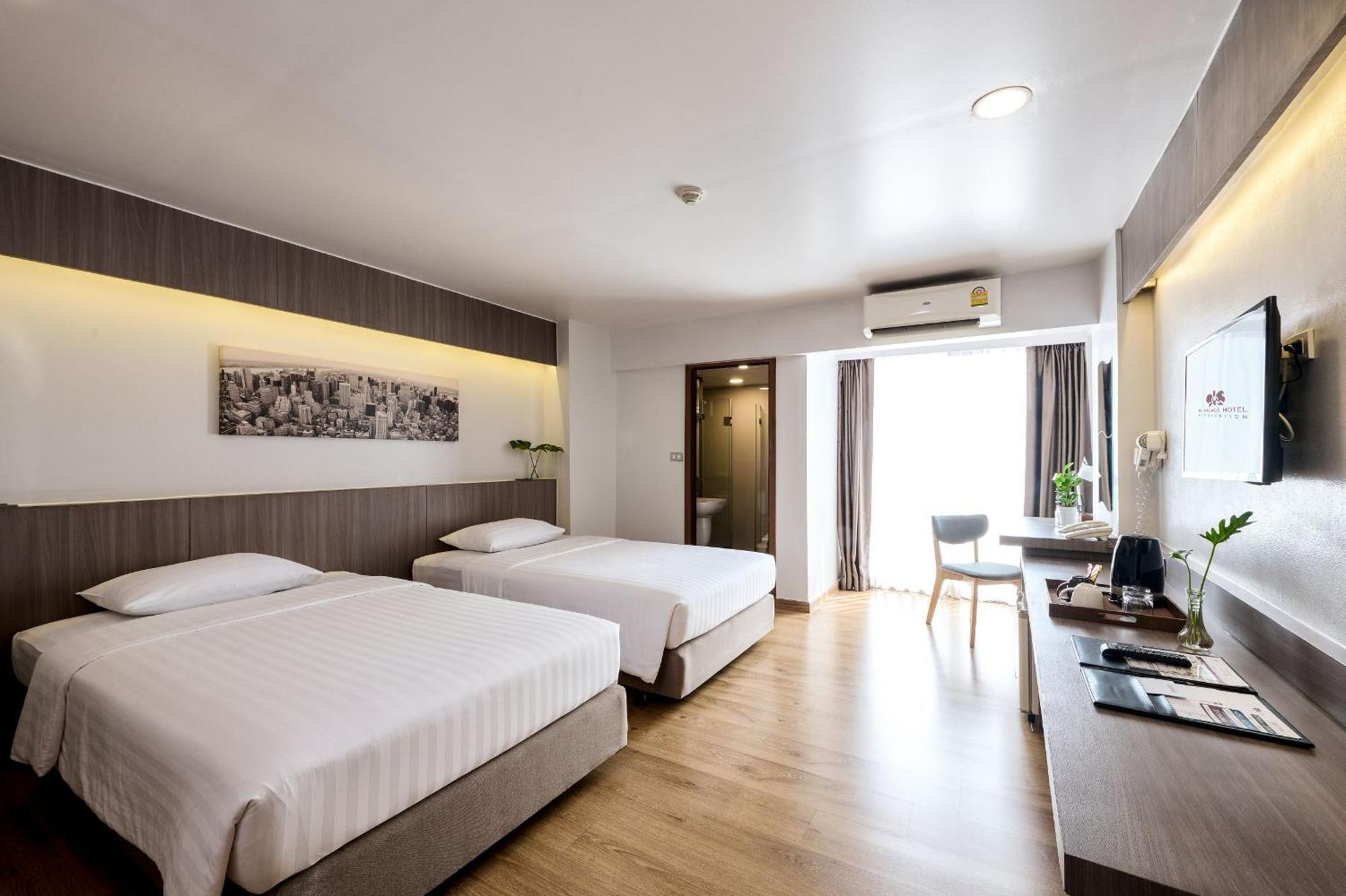 Tk Palace Hotel & Convention Банкок Екстериор снимка