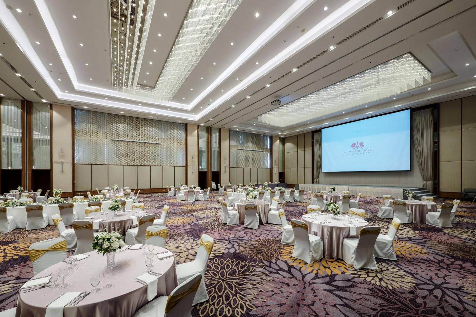 Tk Palace Hotel & Convention Банкок Екстериор снимка