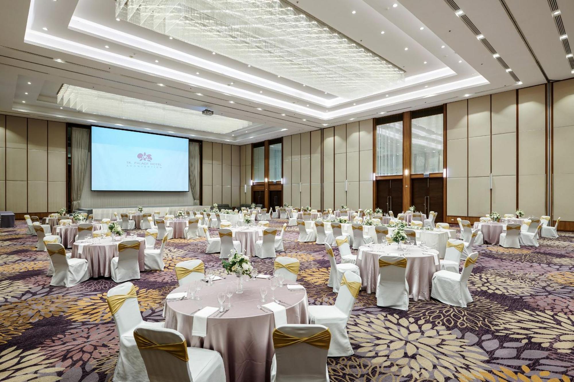 Tk Palace Hotel & Convention Банкок Екстериор снимка