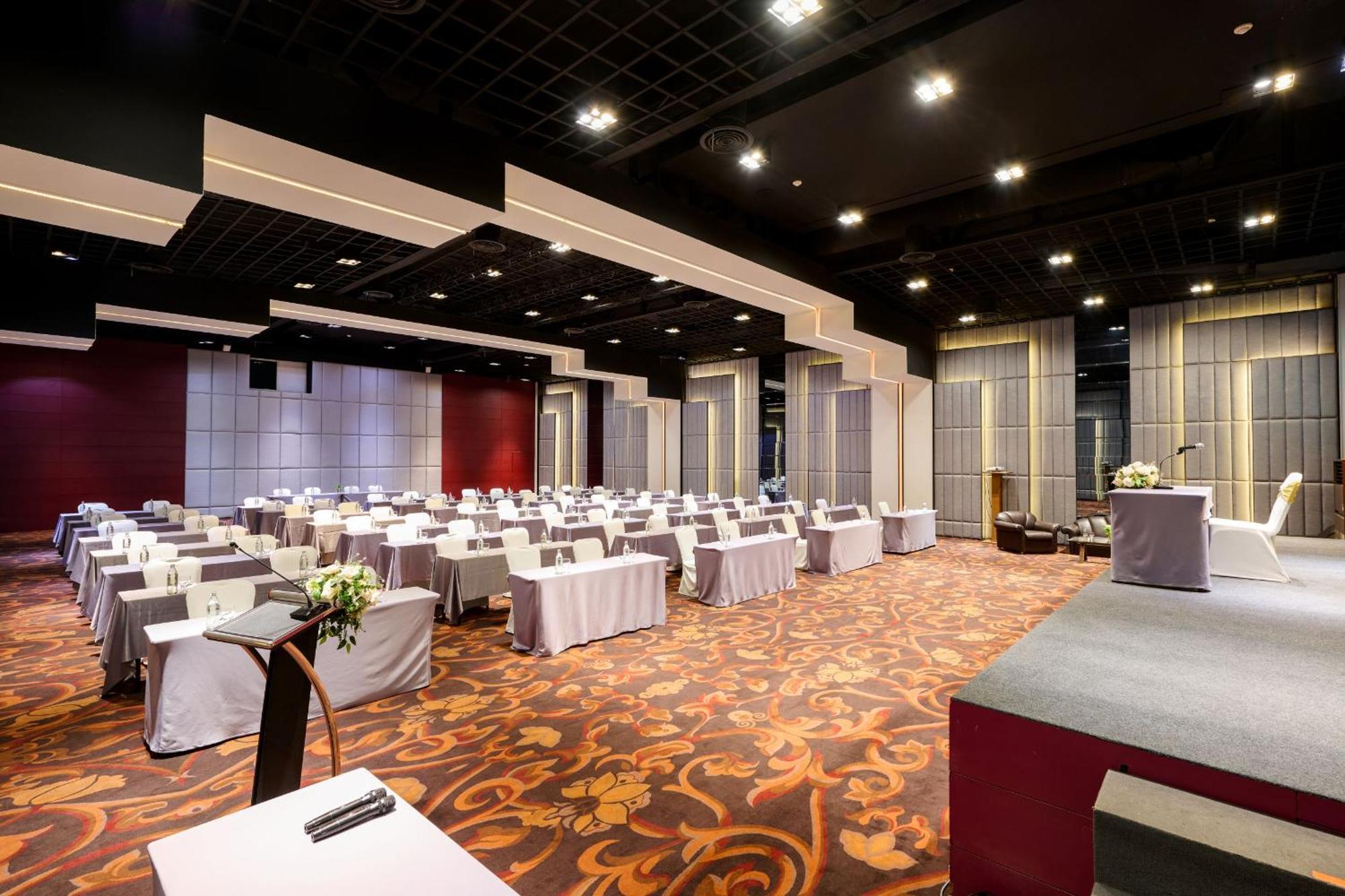 Tk Palace Hotel & Convention Банкок Екстериор снимка