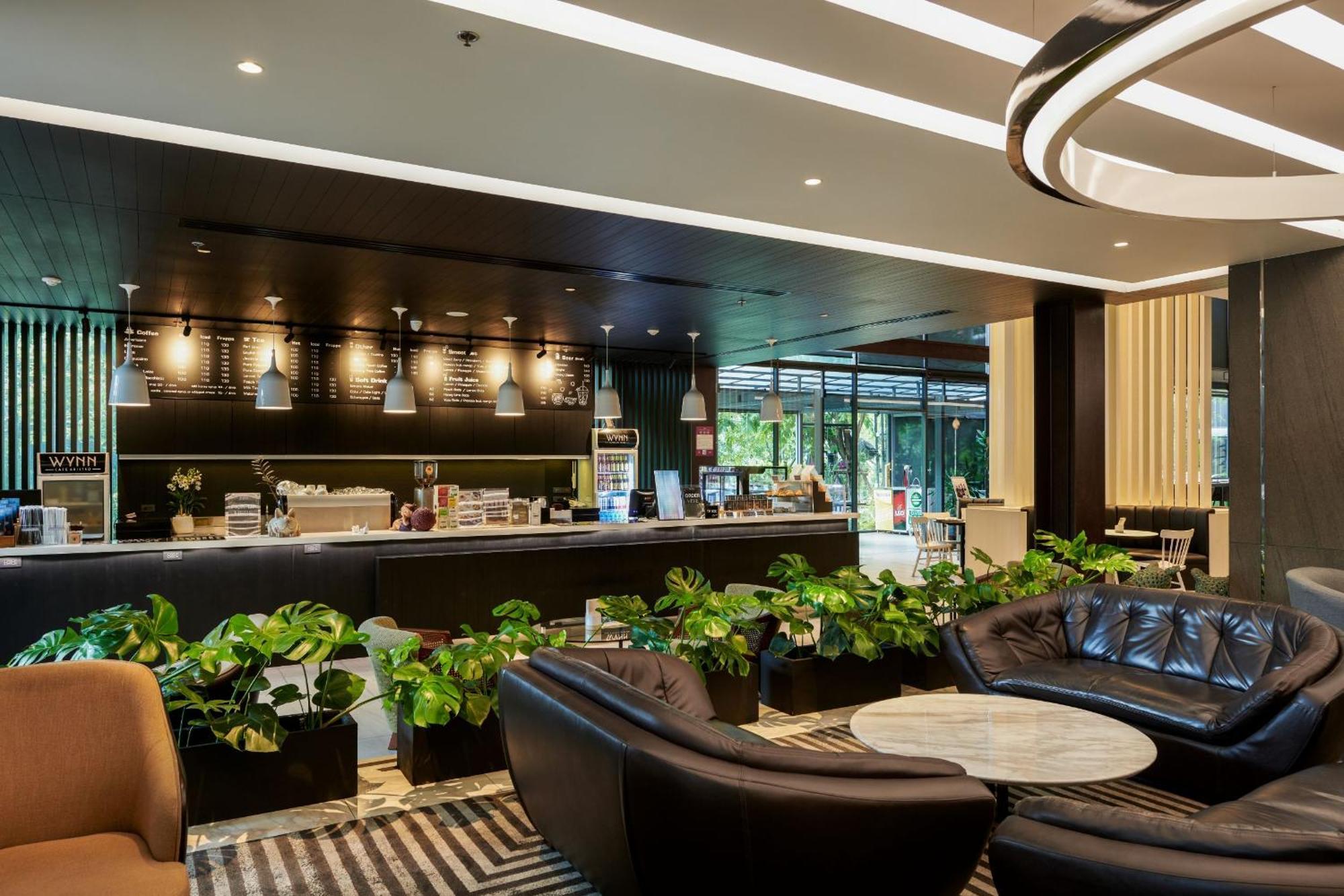 Tk Palace Hotel & Convention Банкок Екстериор снимка