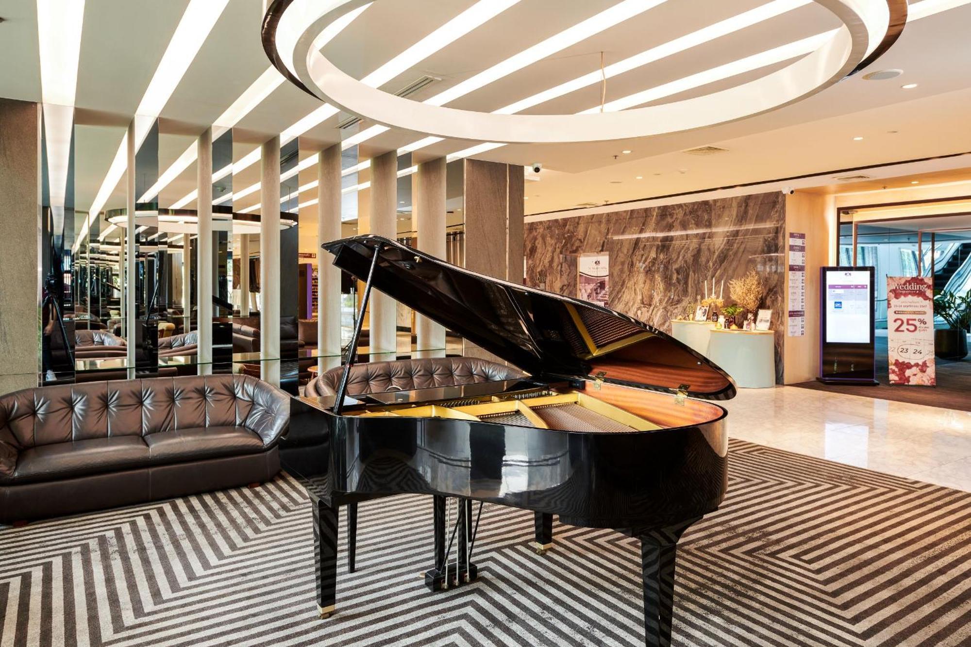 Tk Palace Hotel & Convention Банкок Екстериор снимка